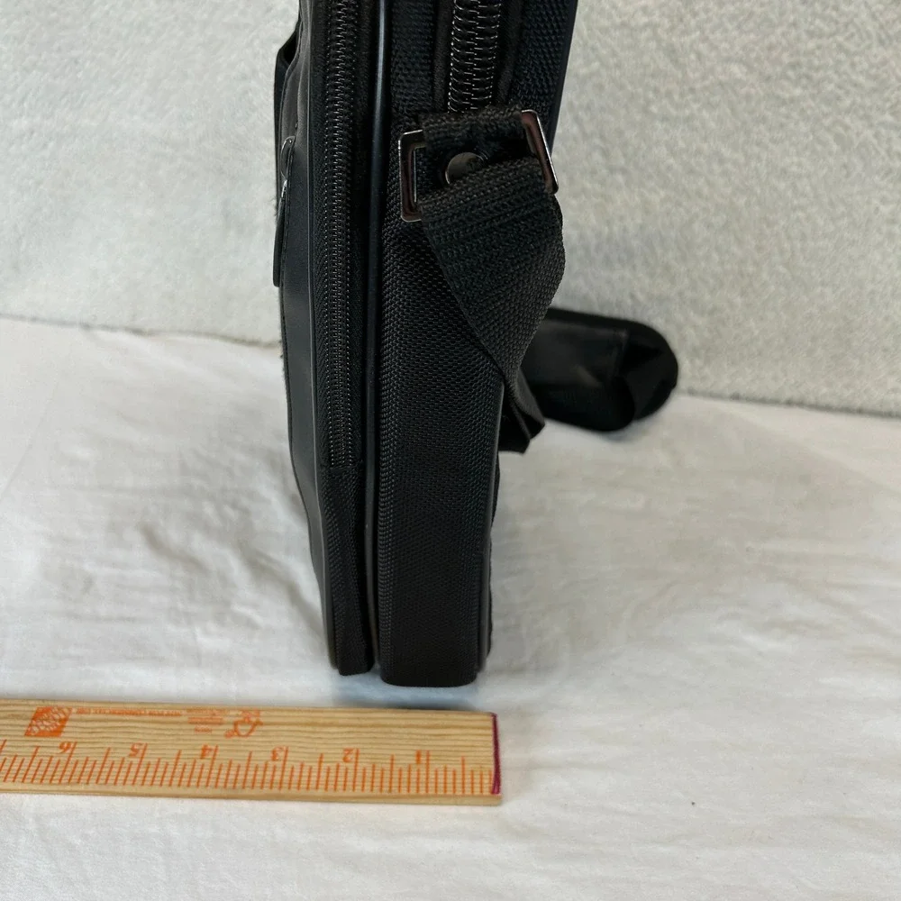 Kenneth Cole Reaction keywords gorpcore